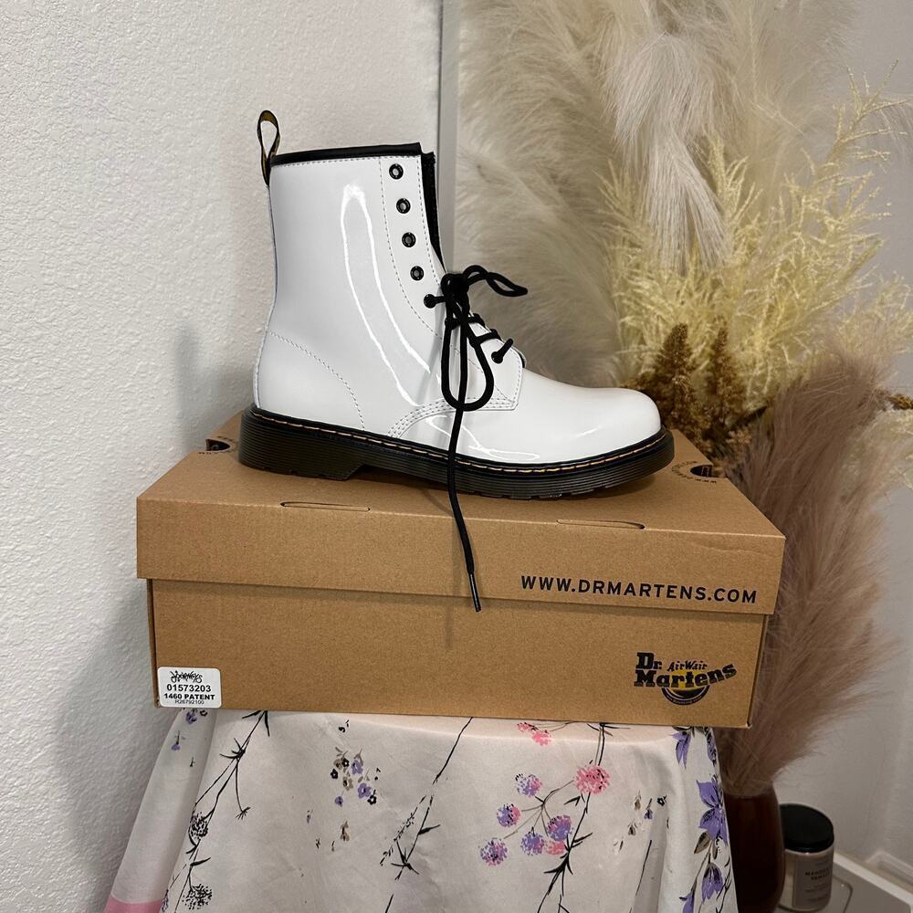 Dr. Martens Patent Lamper White Combat Boots Size 7 Womens
